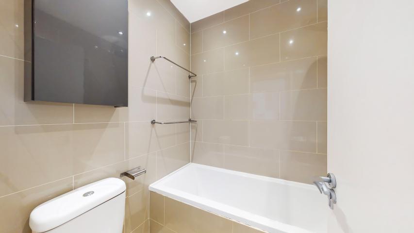 			2 Bedroom, 1 bath, 1 reception Flat			 Cricklewood Broadway, Cricklewood